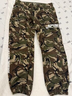 AAPE BY A BATHING APE Camouflage Cargo Pants for Men - Green Camo